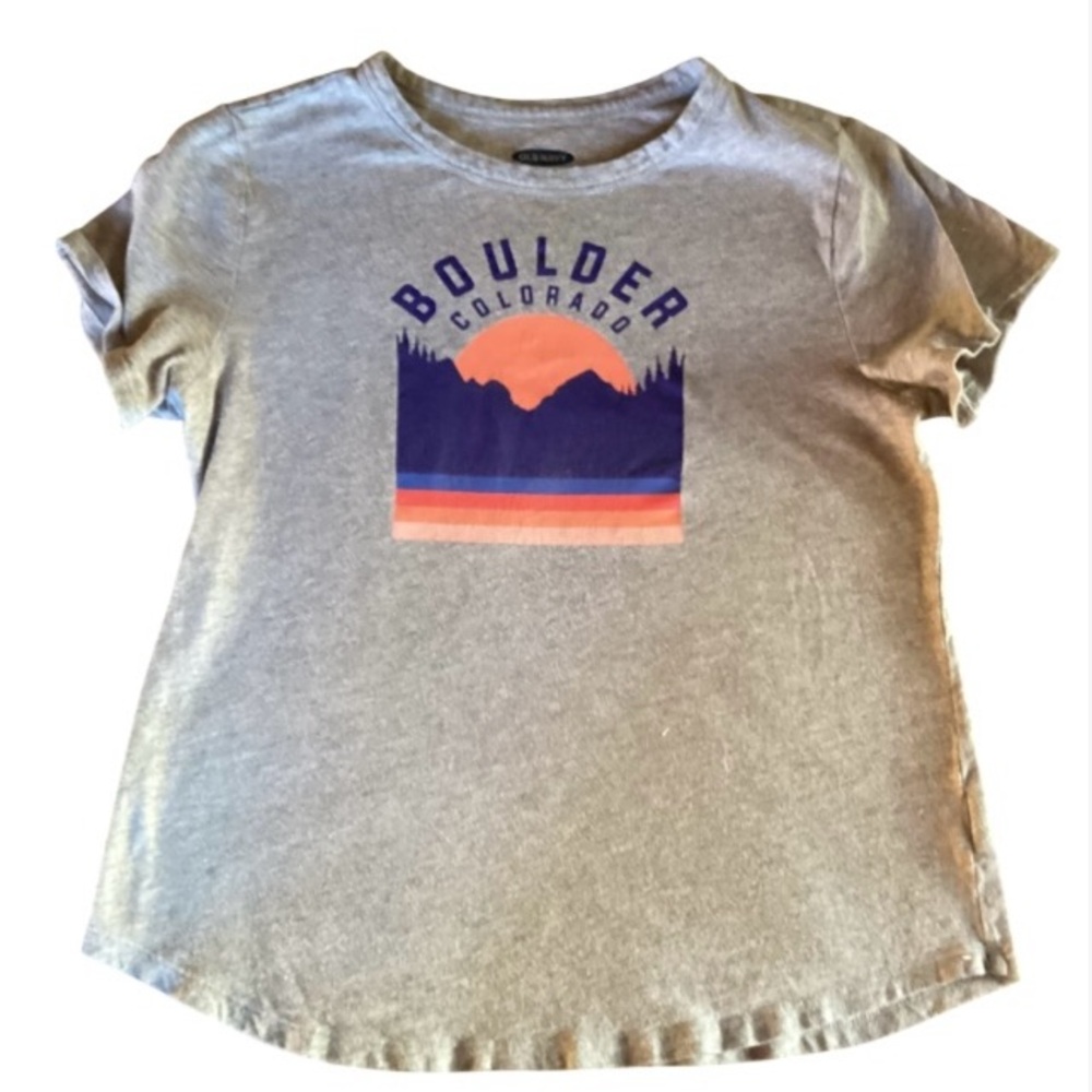 Old Navy Gray Boulder Graphic Tee